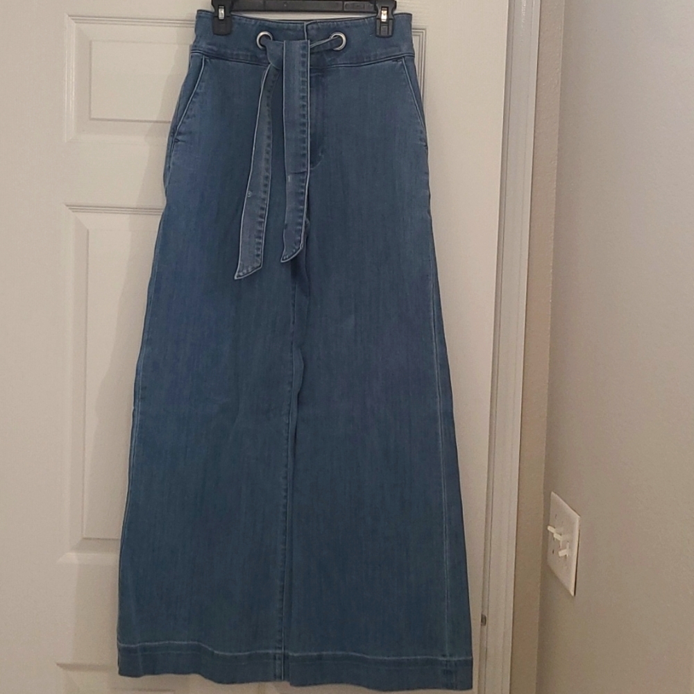 Express Stretch Wide Leg Super High Rise Jeans